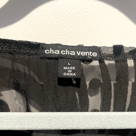 Black on black paisley patterned blouse, sheer fabric, draped sleeves Women’s L - Picture 4 of 7